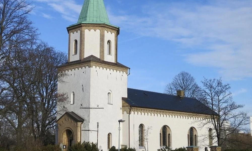 Σουηδία: Μετά το κάψιμο του Κορανίου βανδάλισαν εκκλησία και έκαψαν σχολείο